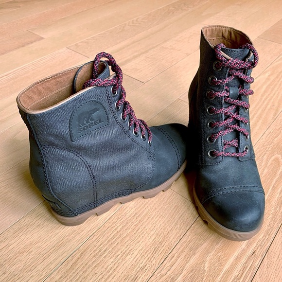 Black Sorel PDX Wedge Ankle Boots - Picture 4 of 9